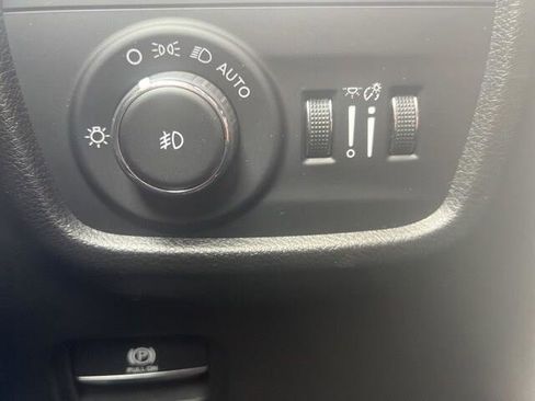 Used 2023 Jeep Grand Cherokee L Summit image 13