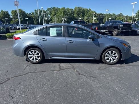 Used 2024 Toyota Corolla LE FWD image 2