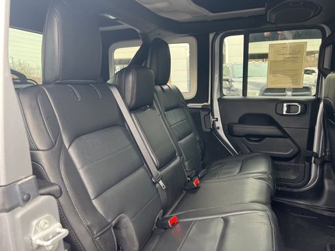 Used 2021 Jeep Wrangler Unlimited Sahara image 25