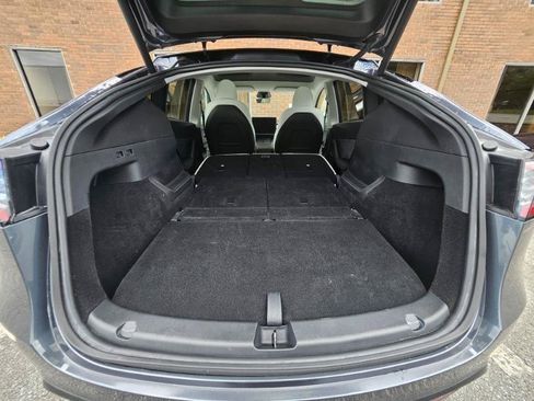 Used 2023 Tesla Model Y AWD image 73