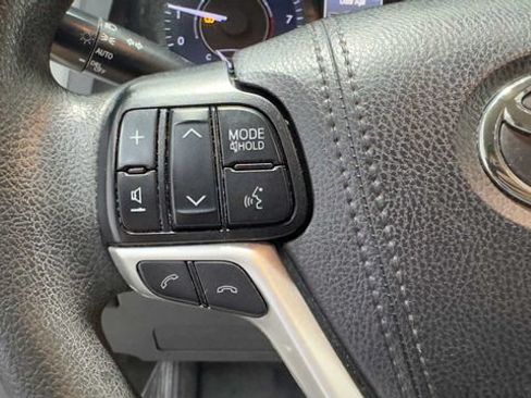 Used 2020 Toyota Sienna LE FWD image 30