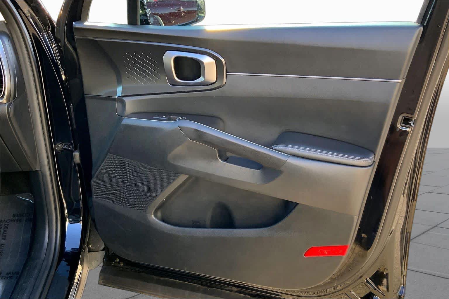 Used 2025 Kia Sorento S w/ Panoramic Sunroof Package FWD image 20