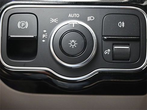 Used 2022 Mercedes-Benz CLA 250 image 31