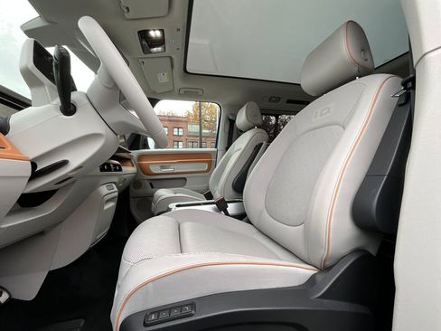 New 2025 Volkswagen ID. Buzz Pro S Plus image 11