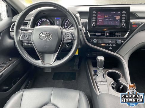 Used 2024 Toyota Camry SE image 10