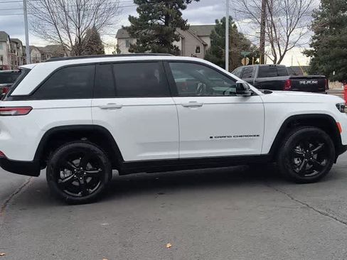 New 2025 Jeep Grand Cherokee Limited w/ Luxury Tech Group II image 9
