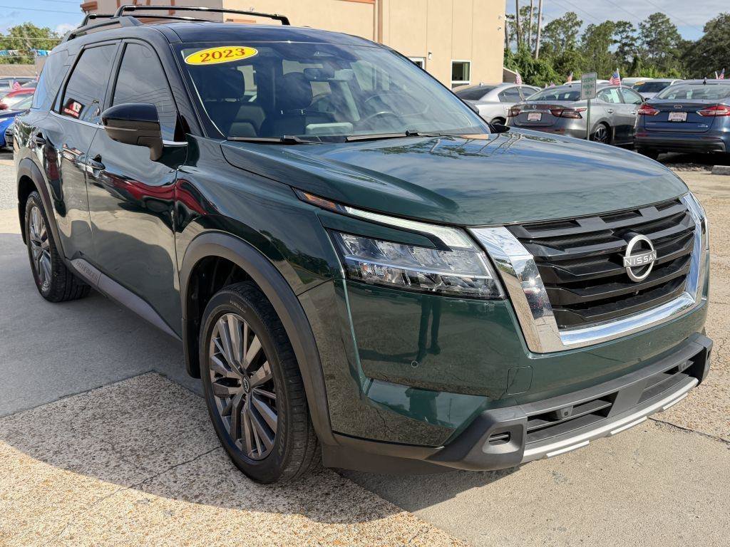 Used 2023 Nissan Pathfinder SL w/ SL Premium Package FWD image 3