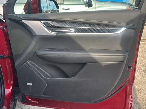 Used 2023 Cadillac XT6 Premium Luxury image 19