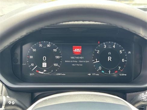 Used 2024 Land Rover Discovery Dynamic SE image 27