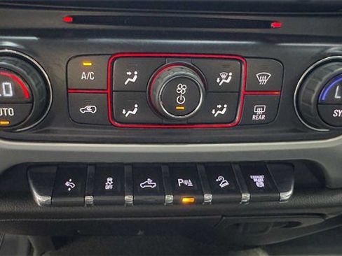 Used 2016 GMC Sierra 2500 SLT w/ Duramax Plus Package image 27