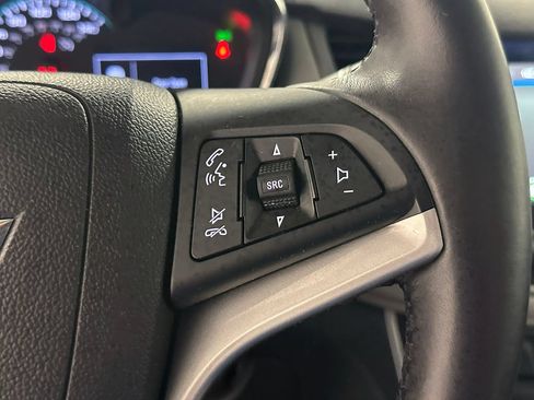 Used 2019 Chevrolet Trax LT w/ LT Convenience Package AWD/4WD image 31