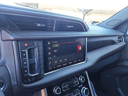 Used 2023 GMC Yukon Denali image 15