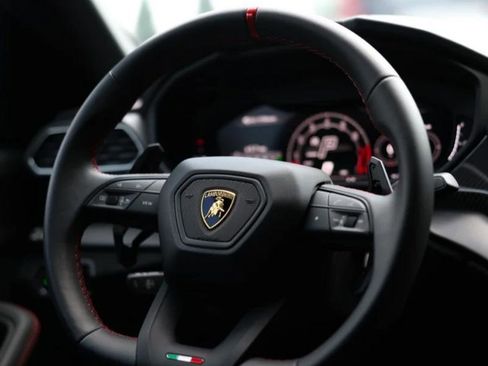 Used 2024 Lamborghini Urus Performante image 8