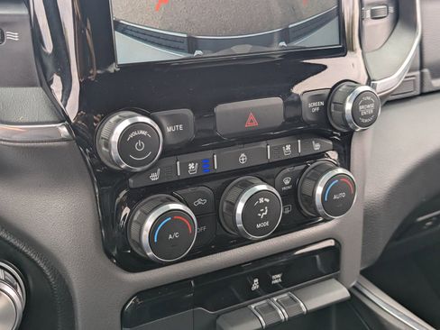 Used 2024 RAM 1500 Laramie image 23