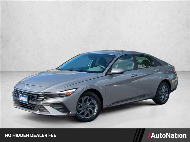 Used 2026 Hyundai Elantra Hybrid FWD image 1