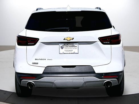 Used 2024 Chevrolet Blazer LT image 8