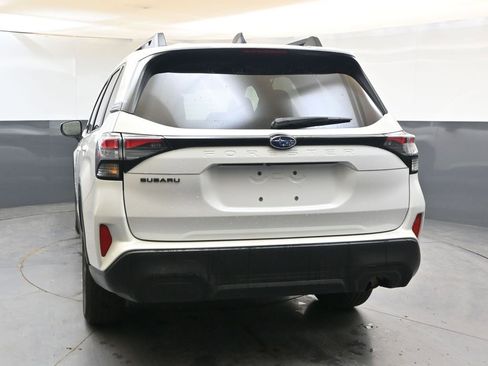 Certified 2025 Subaru Forester Premium AWD/4WD image 4