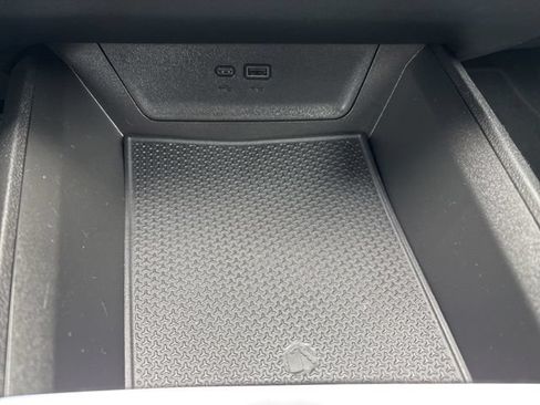 Used 2025 Chevrolet Equinox LT FWD image 24