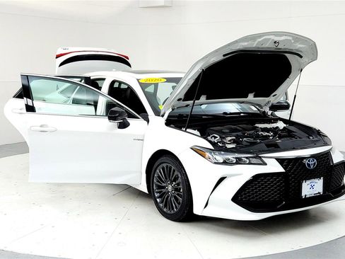 Certified 2020 Toyota Avalon XSE image 9