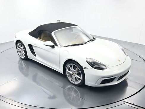 Certified 2017 Porsche 718 Boxster RWD image 38