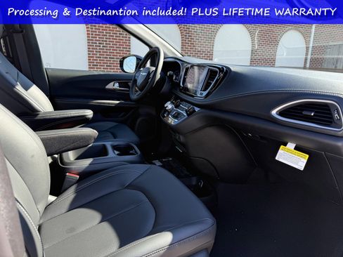 New 2026 Chrysler Pacifica Select w/ S Appearance Package FWD image 15