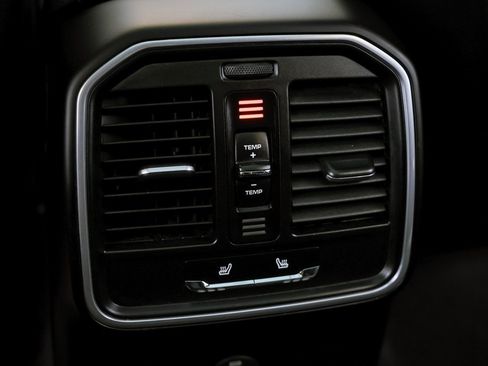 Used 2018 Porsche Macan S image 34