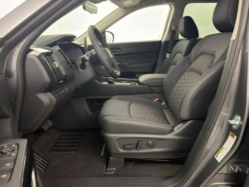 New 2026 Nissan Pathfinder SV image 14