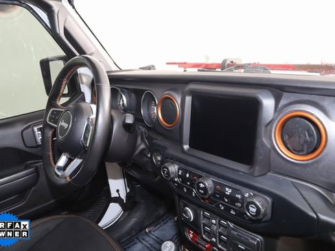 Used 2023 Jeep Gladiator Mojave w/ Cold Weather Group image 39