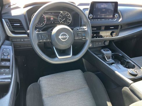 Used 2023 Nissan Rogue SV image 14