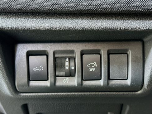 Used 2025 Subaru Outback Premium image 17