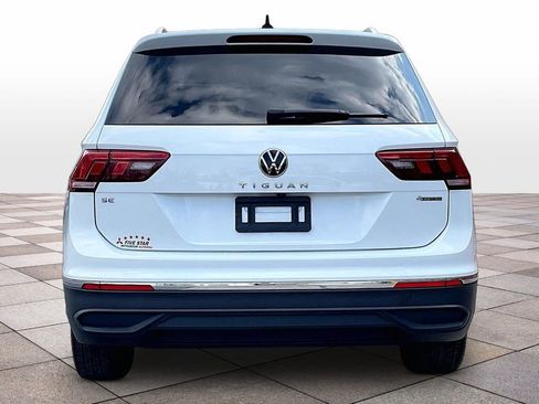 Used 2022 Volkswagen Tiguan SE image 4