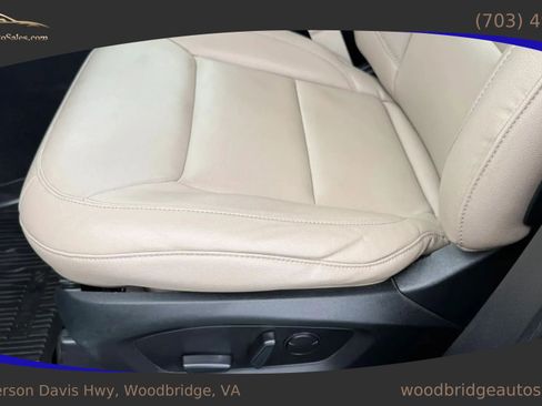 Used 2020 Ford Explorer XLT w/ Equipment Group 202A AWD/4WD image 16
