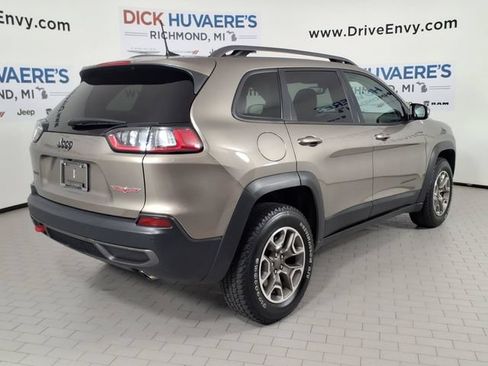 Used 2020 Jeep Cherokee Trailhawk w/ Cold Weather Group AWD/4WD image 4