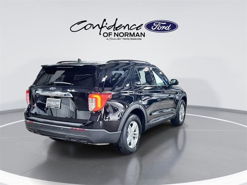 Used 2022 Ford Explorer XLT image 8