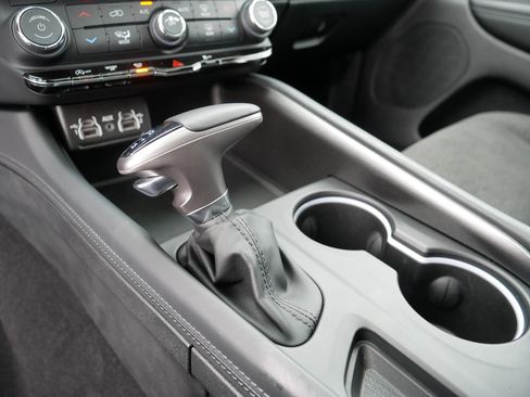 Certified 2024 Dodge Durango SXT w/ SXT Blacktop Group image 24