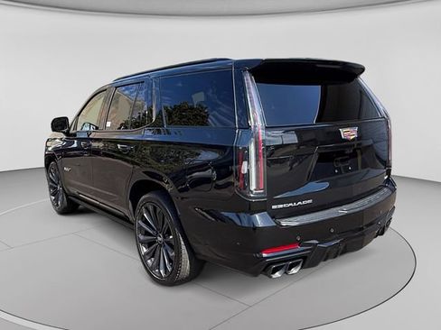 Used 2025 Cadillac Escalade V AWD/4WD image 3