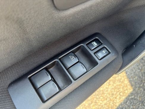Used 2013 Nissan Rogue S AWD/4WD image 15