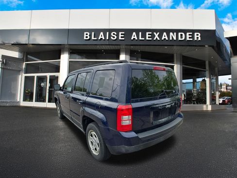 Used 2016 Jeep Patriot Sport w/ Power Value Group FWD image 8