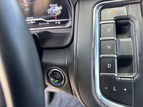 Used 2023 Chevrolet Tahoe Z71 w/ Luxury Package image 25