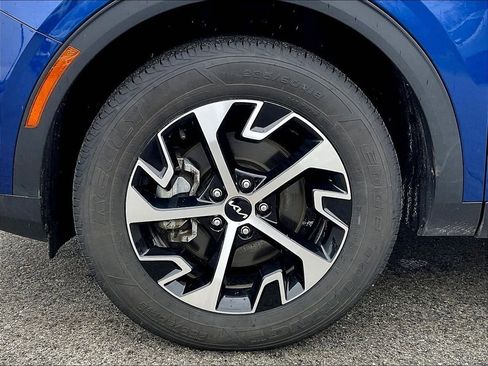 Used 2023 Kia Sportage EX image 7