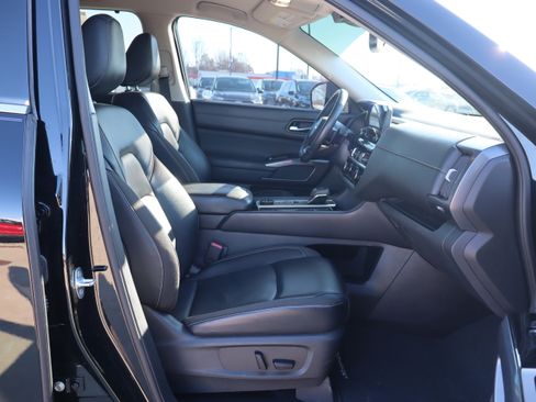 Used 2022 Nissan Pathfinder SL image 14