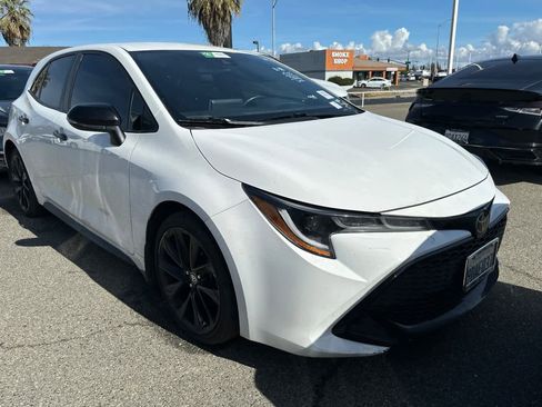 Used 2022 Toyota Corolla SE image 3