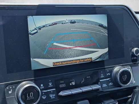 Used 2023 Toyota Highlander Bronze Edition FWD image 13