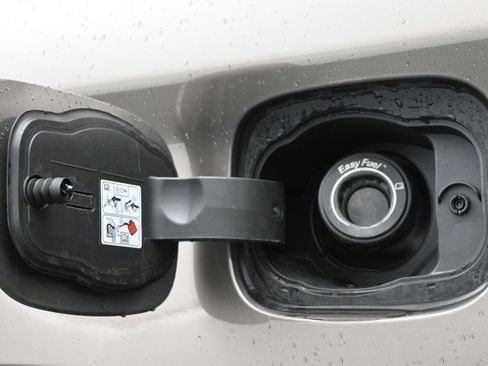 Used 2021 Ford Explorer Limited w/ Equipment Group 301A image 11