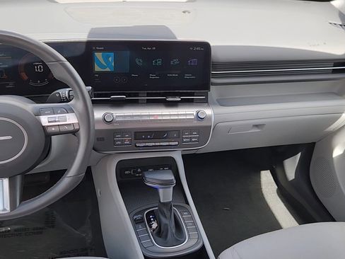 Used 2025 Hyundai Kona SEL AWD/4WD image 25