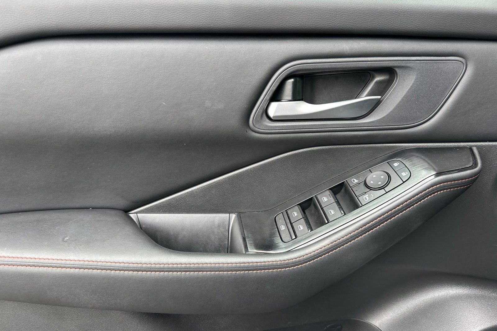 Used 2026 Nissan Rogue SV AWD/4WD image 11