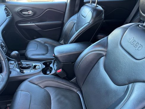 Used 2019 Jeep Cherokee Limited image 22