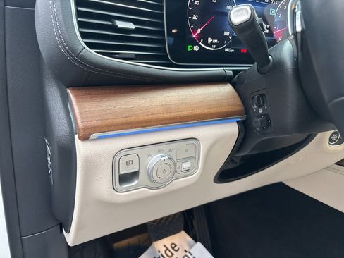 Used 2025 Mercedes-Benz GLS 450 GLS 450 image 24