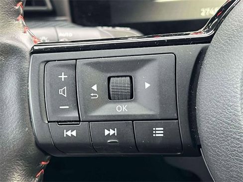 Used 2025 Nissan Kicks SR w/ SR Premium Package image 20