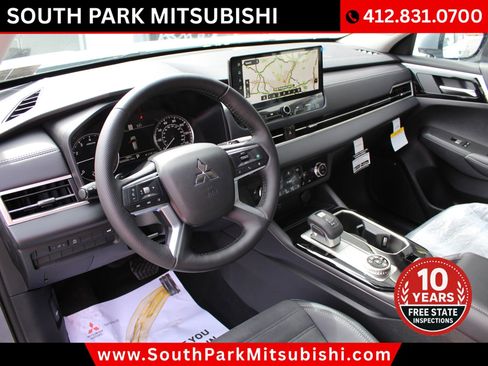 Used 2026 Mitsubishi Outlander SE image 10